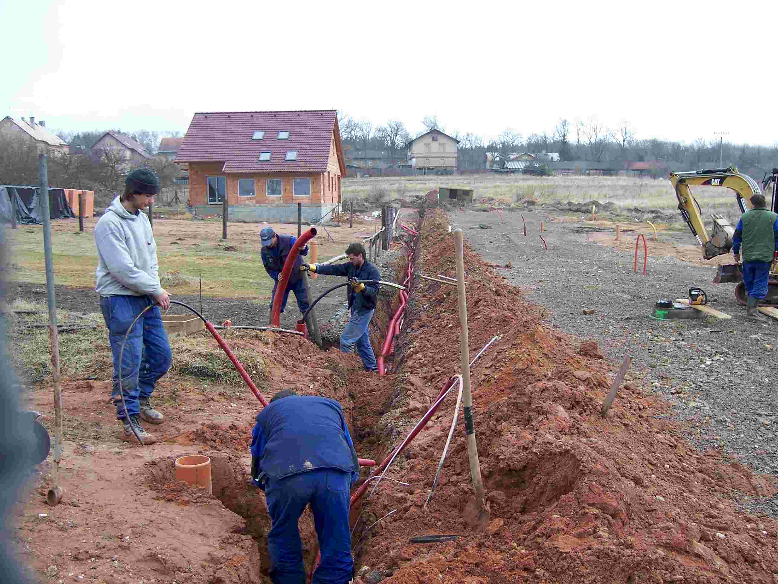Lužná ,Lesní ulice, pokládka kabelů NN a VO.jpg