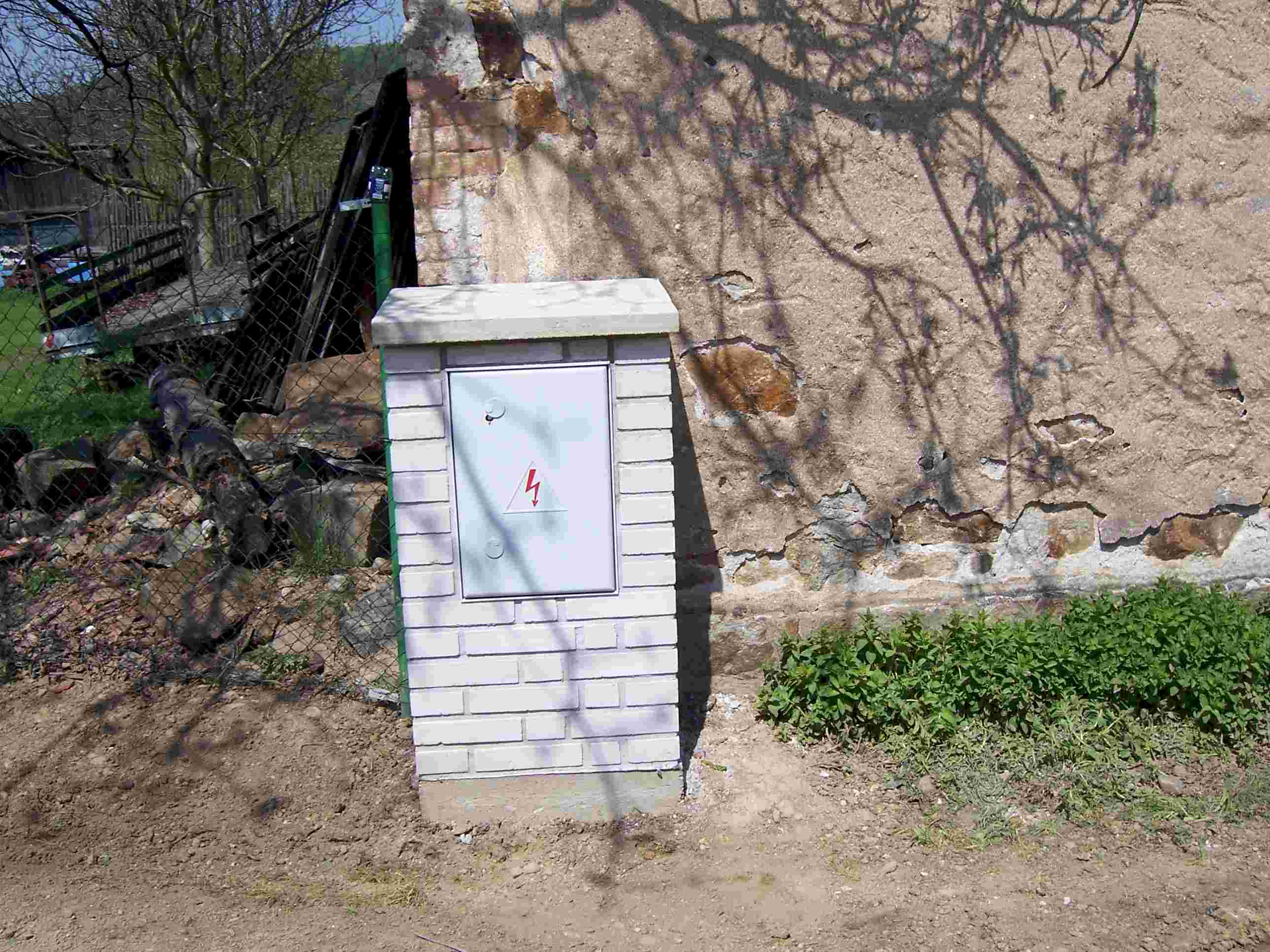 Skryje  skřín SS100.jpg